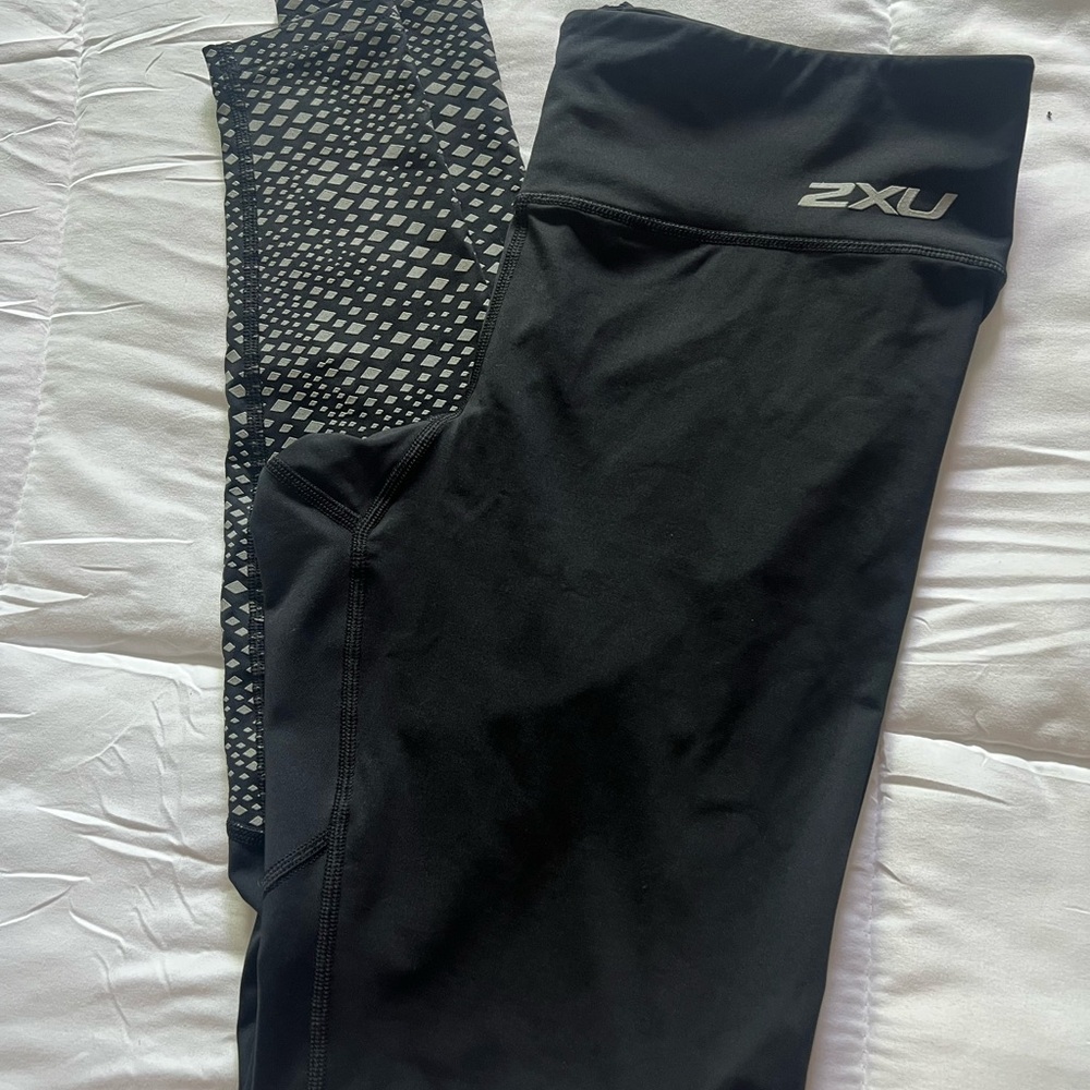 2XU Dark Gray Activewear